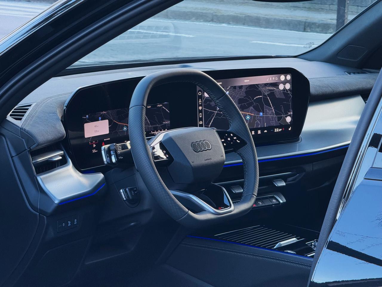 Audi Q3 TDI S line Plus 150CV S-tronic TETTO OLED