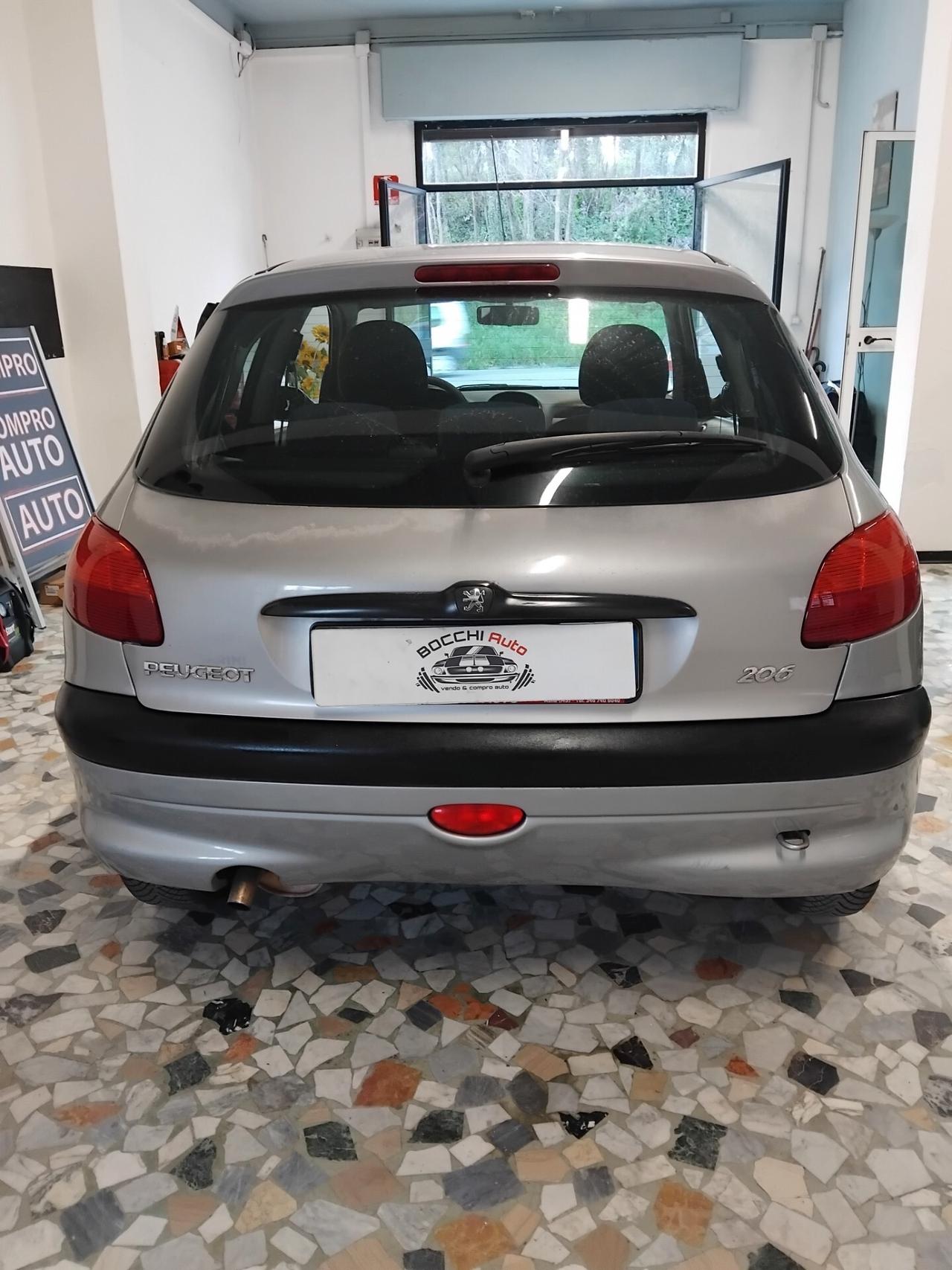 Peugeot 206 1.1 3p. XR