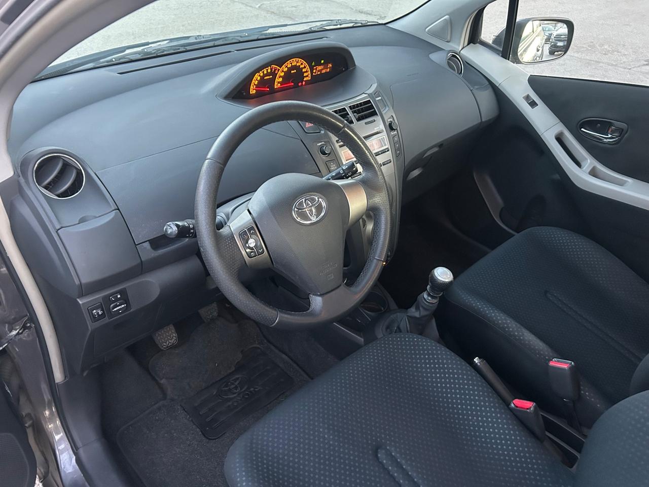 Toyota Yaris 1.3 benzina 2010