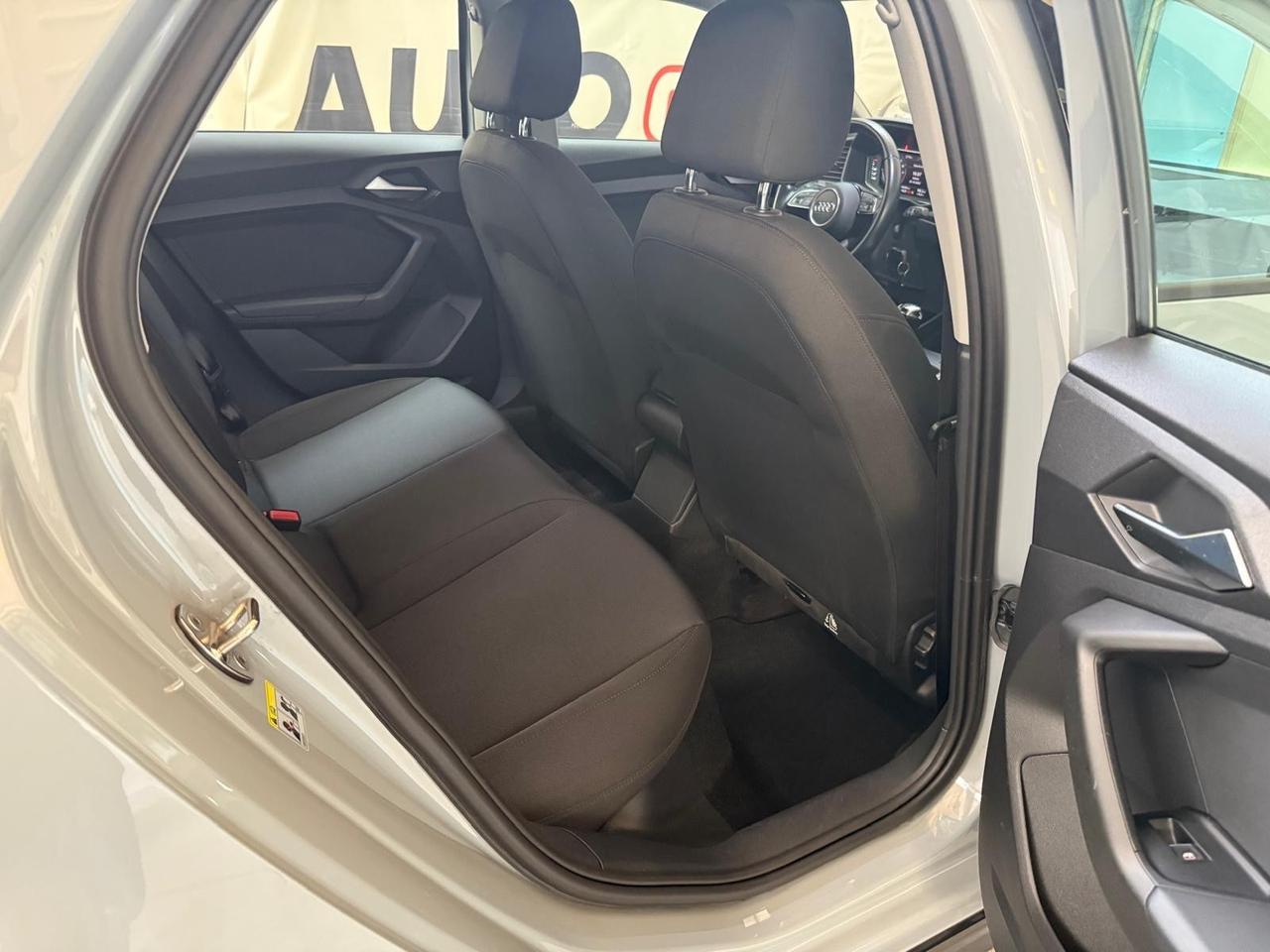 Audi A1 citycarver 30 TFSI Identity Contrast