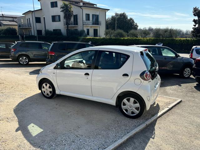 TOYOTA Aygo 1.0 12V VVT-i 5 porte Now Connect NEOPATENTATI