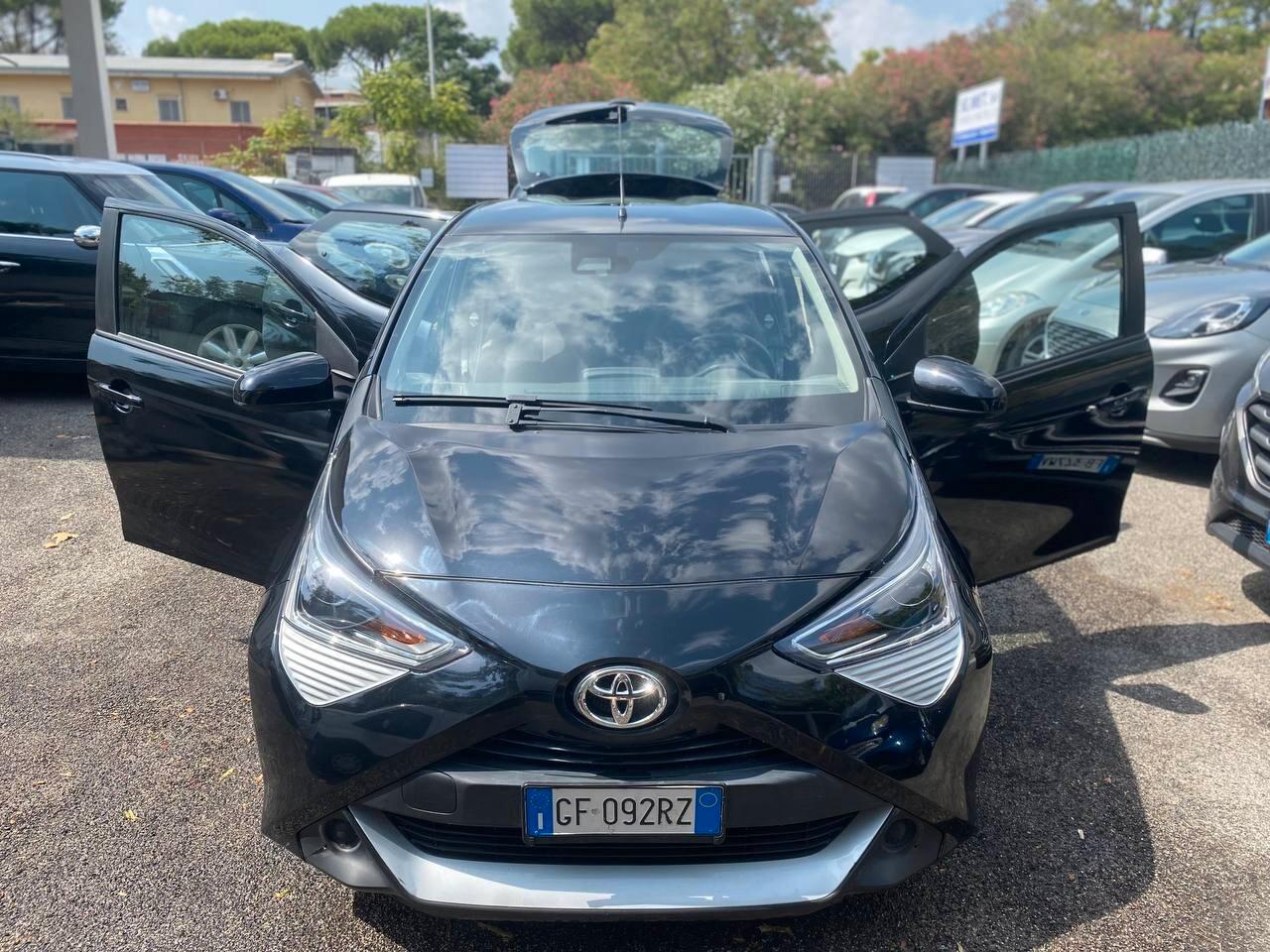 Toyota Aygo Connect 1.0 VVT-i 72 CV 5 porte x-cool