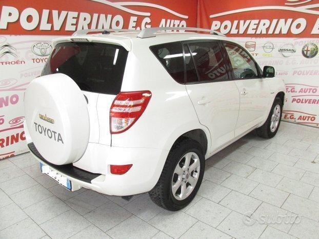 Toyota RAV 4 2.2 D-4D 4x4 DA VETRINA 2011