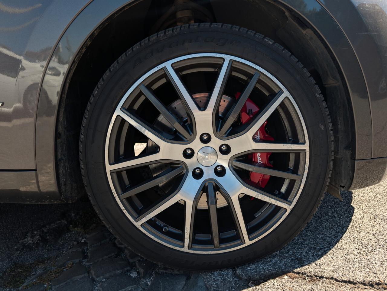 Maserati Levante V6 Diesel 275 CV AWD Granlusso