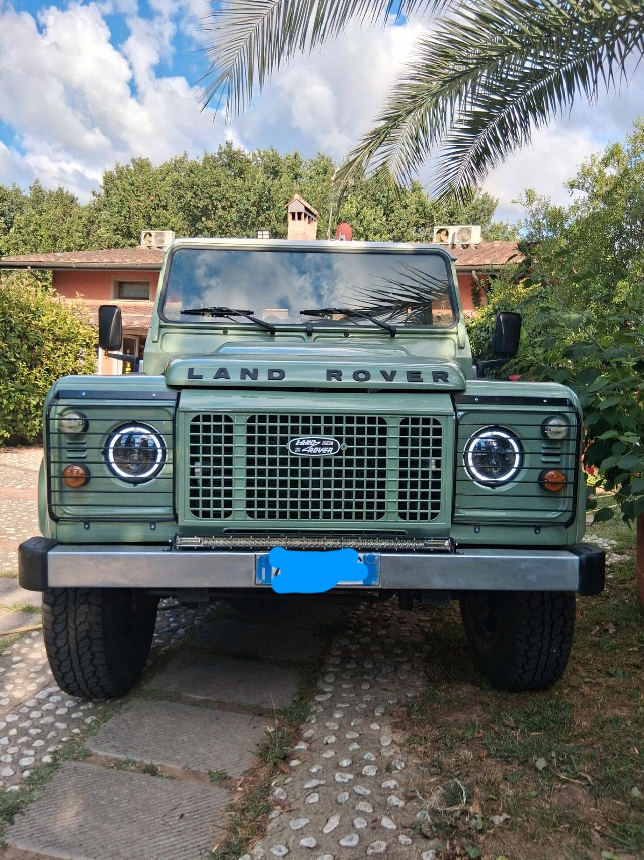 Land Rover Defender 90 2.2 TD4 Station Wagon E N1