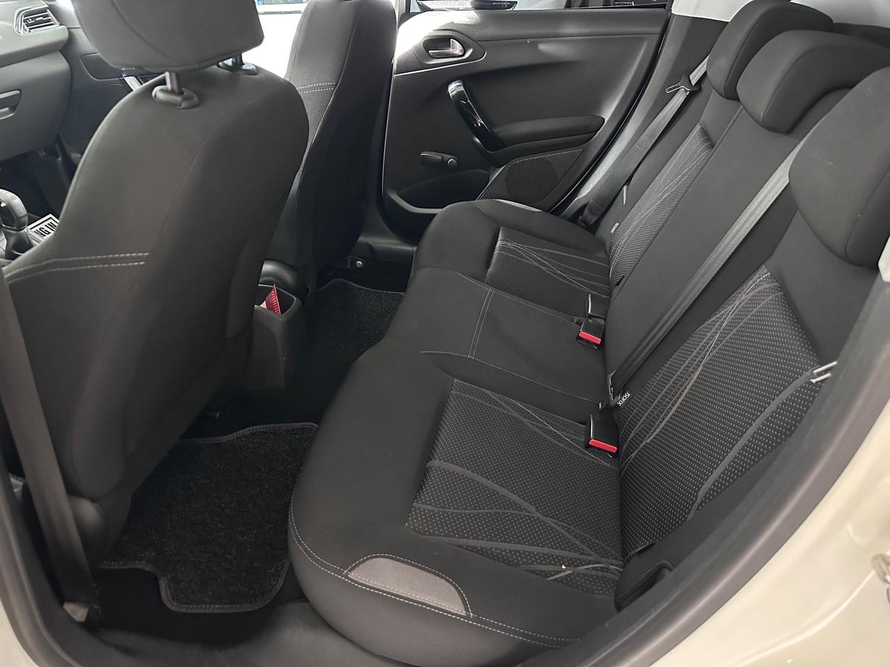 Peugeot 208 1.2 Benzina 82 CV 5 porte Ok Neopatentati