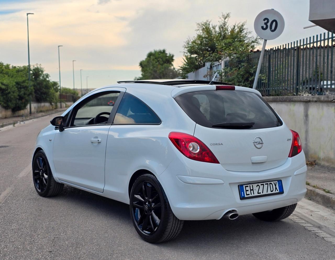 OPEL CORSA SPORT 1.3 M-JET TETTO APRIBILE NUOVA