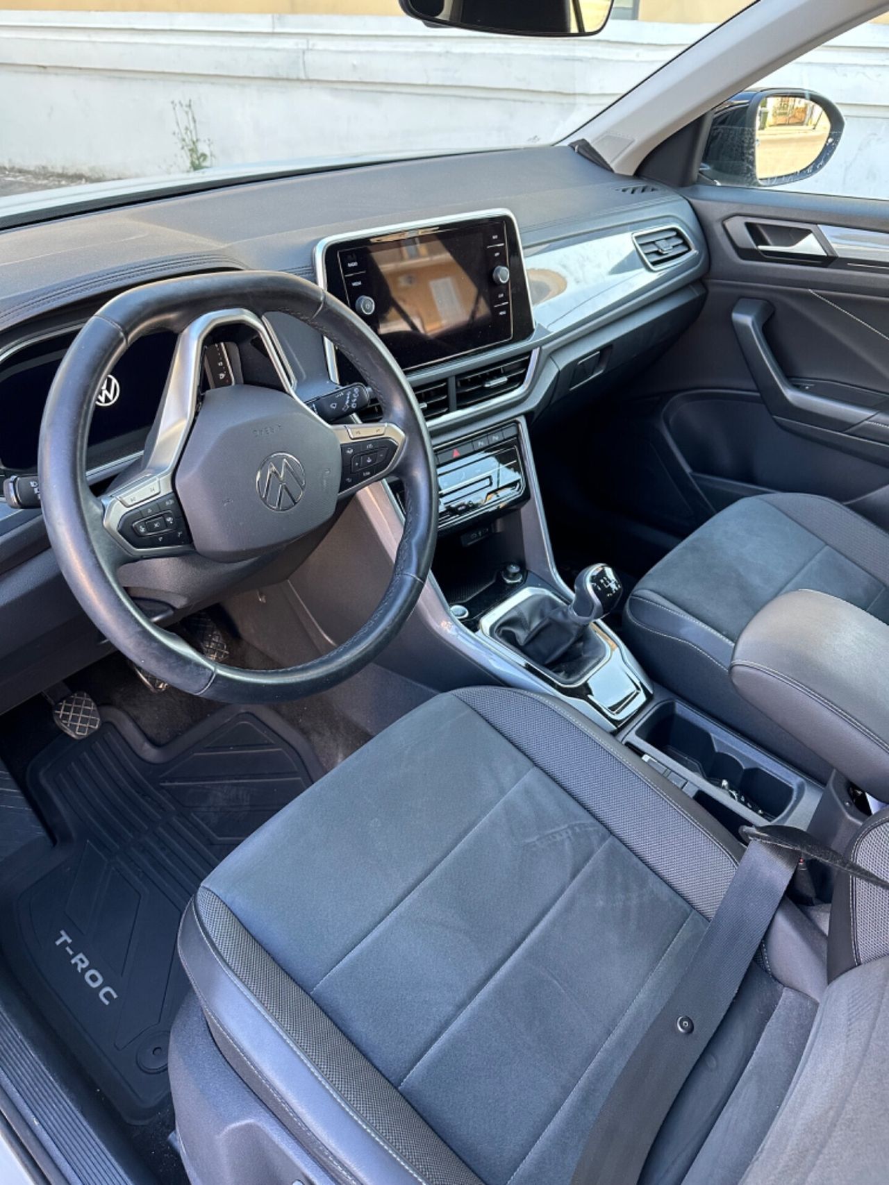 Volkswagen T-Roc 2023 photo 4