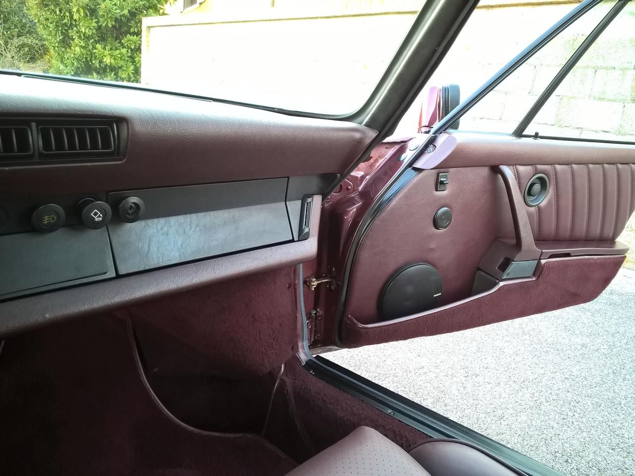 Porsche 911 Carrera 3.2 Cabriolet