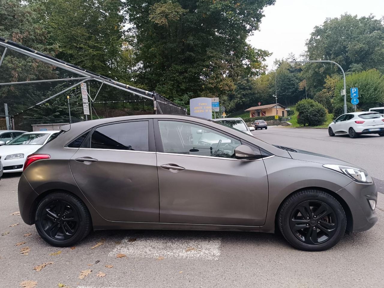 Hyundai i30 1.6 CRDi Business NAVIGATORE RETROCAMERA