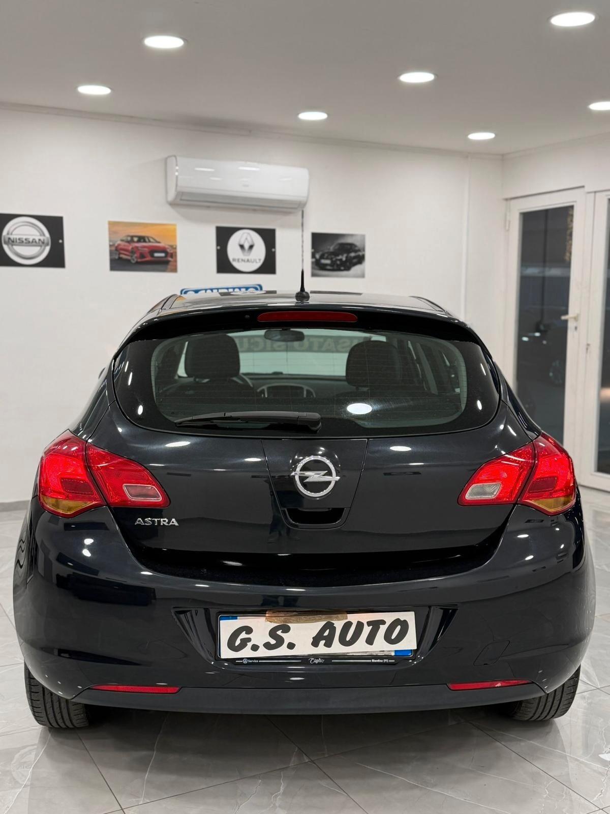 Opel Astra 1.4 100CV 5 porte Cosmo