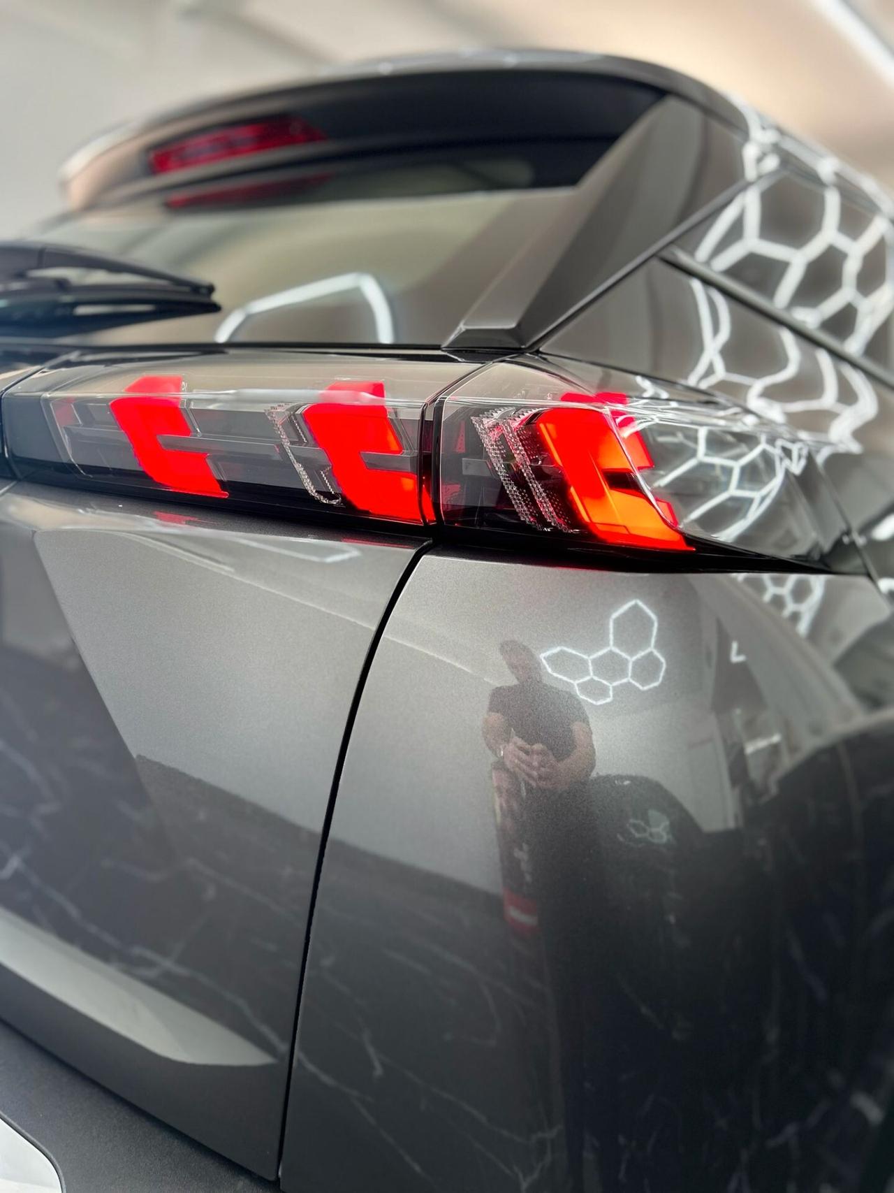 Peugeot 2008 1.2 benzina 130 CV Active pack