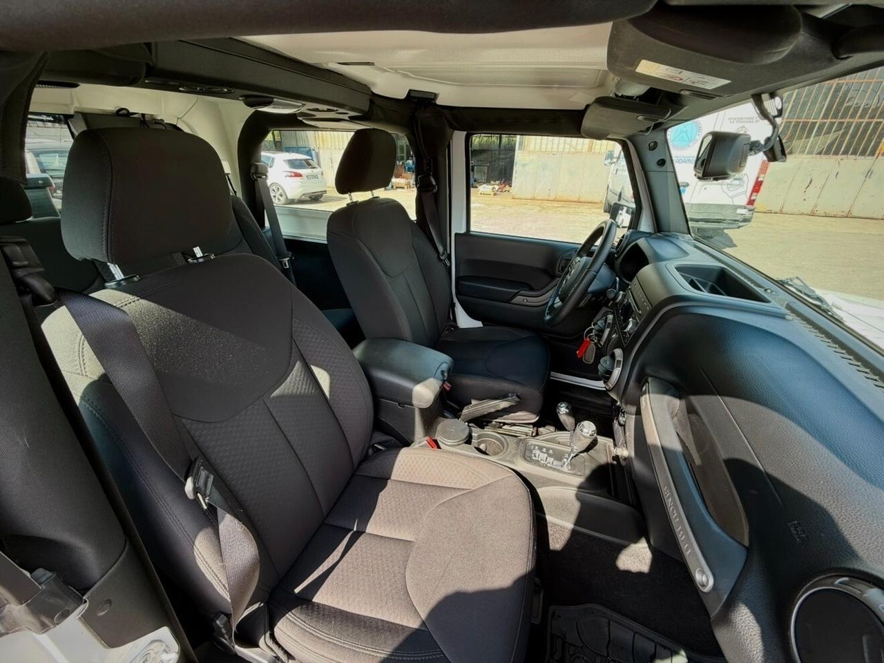 Jeep Wrangler 2.8 CRD DPF Sahara Auto