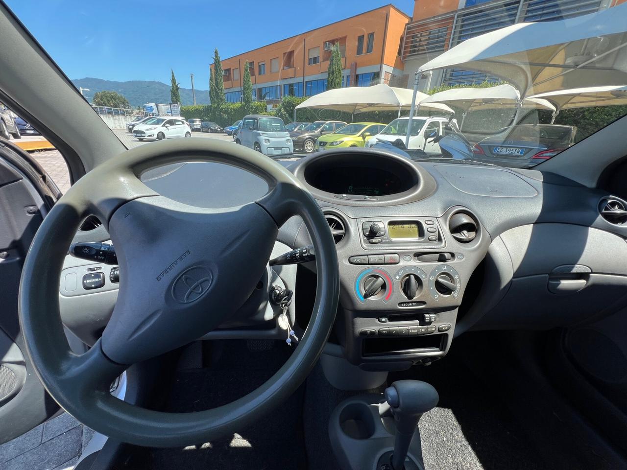 Toyota Yaris 1.3i 16V cat 5 porte aut. Sol