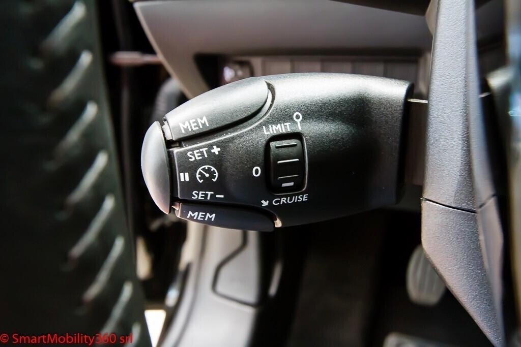 Peugeot 208 PureTech 100 Stop&Start 5 porte Allure - Prezzo vero senza vincoli di finanziamento!