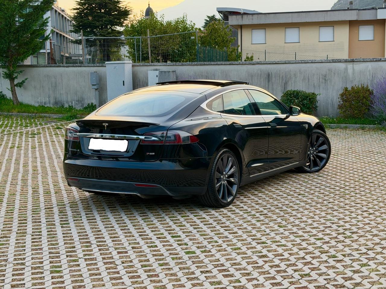 Tesla Model S P85 ,,RICARICA SC01 GRATIS A VITA”
