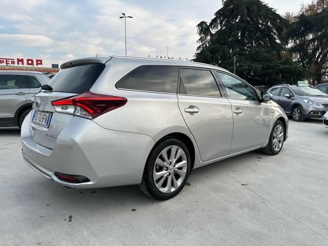 TOYOTA Auris Touring Sports 1.8 Hybrid Lounge