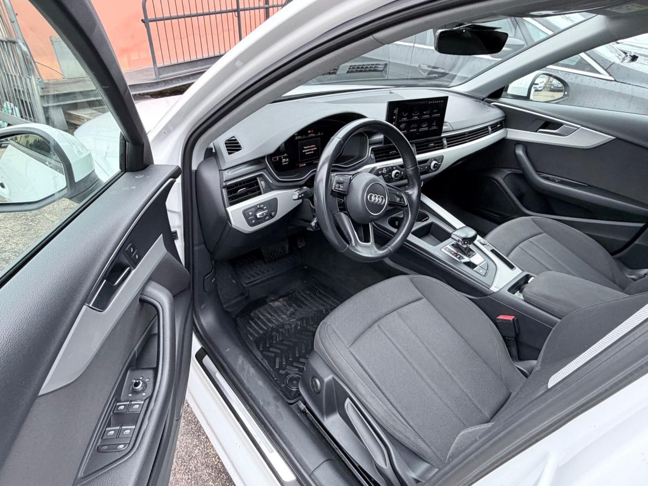 Audi A4 2.0TDI 150CV S tronic S-line EURO6 GARANZIA