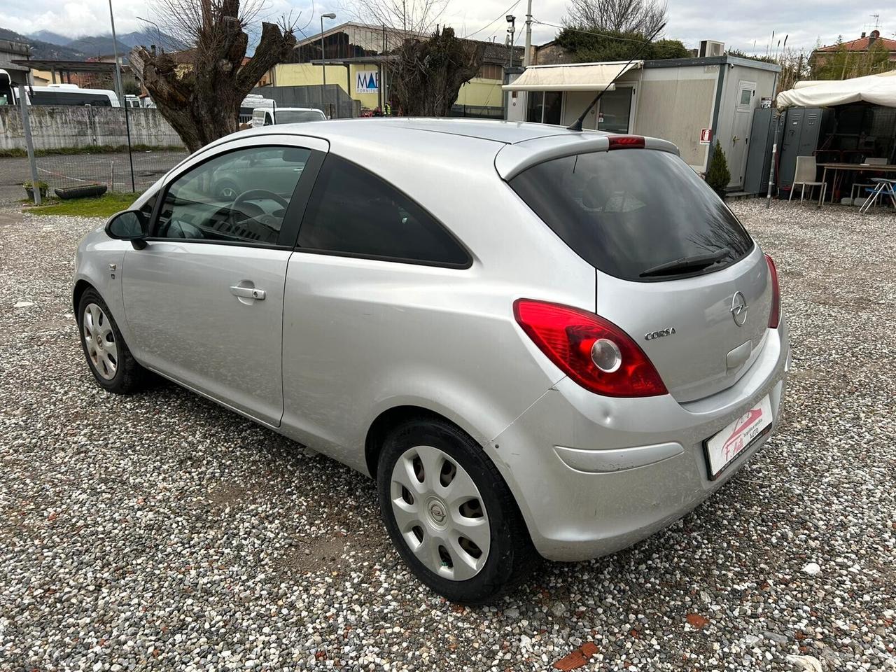 Opel Corsa 1.2 NEOPATENTATI