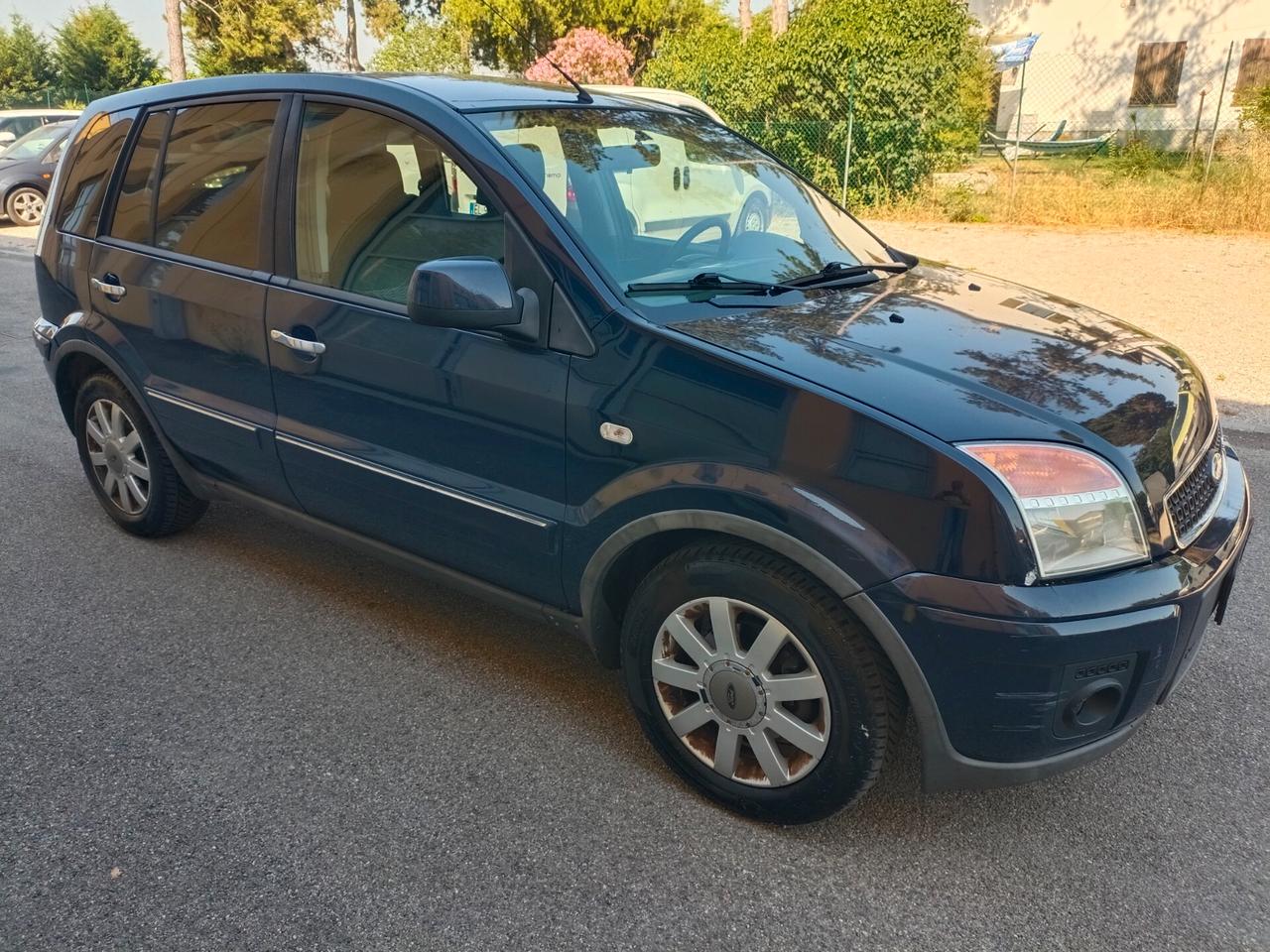 Ford Fusion 5p. GPL