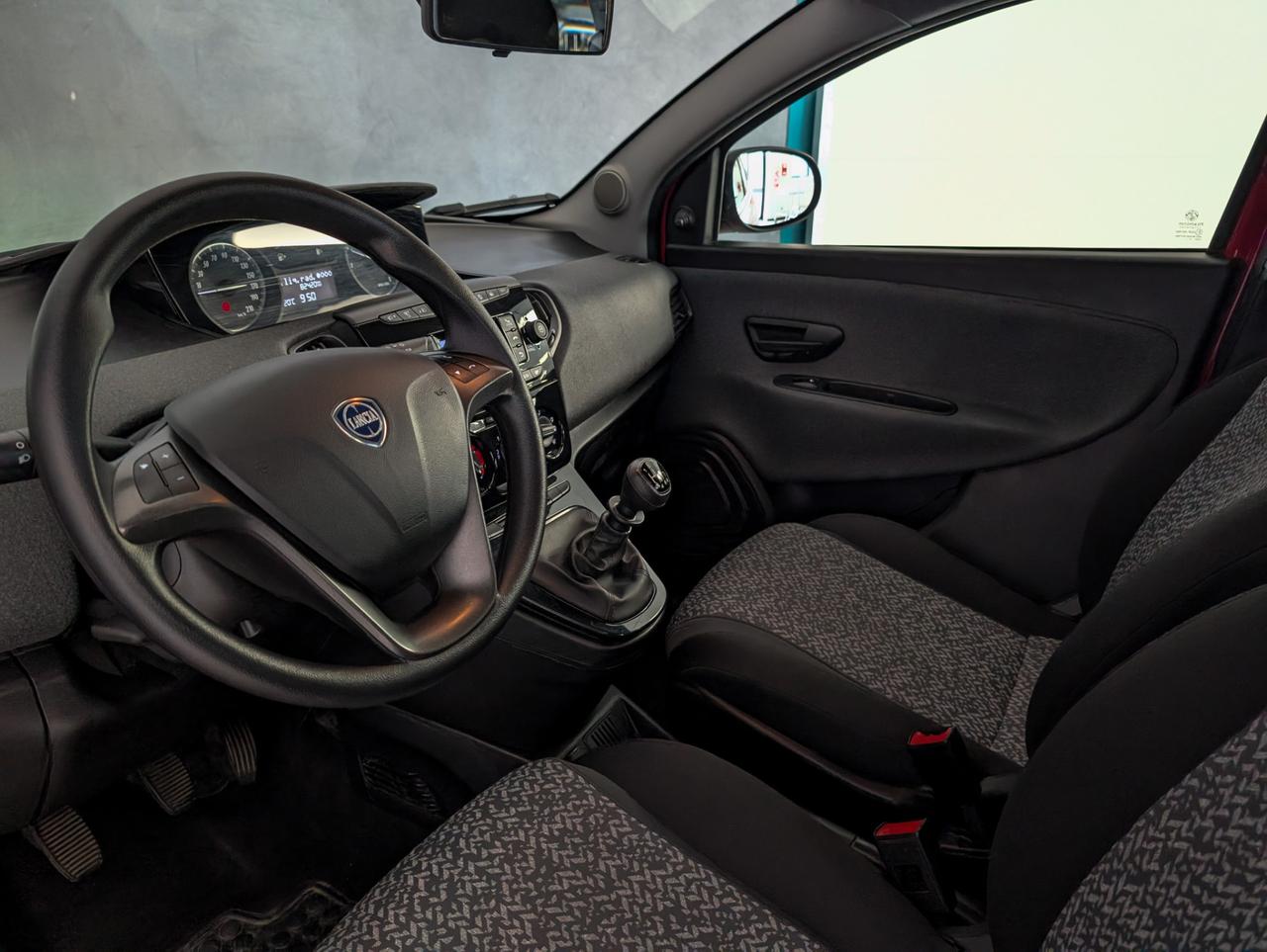 Lancia Ypsilon 1.0 Hybrid 70cv Silver