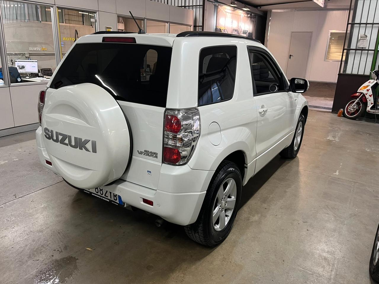 Suzuki Grand Vitara 1.9 DDiS 3 PORTE, con ridotte