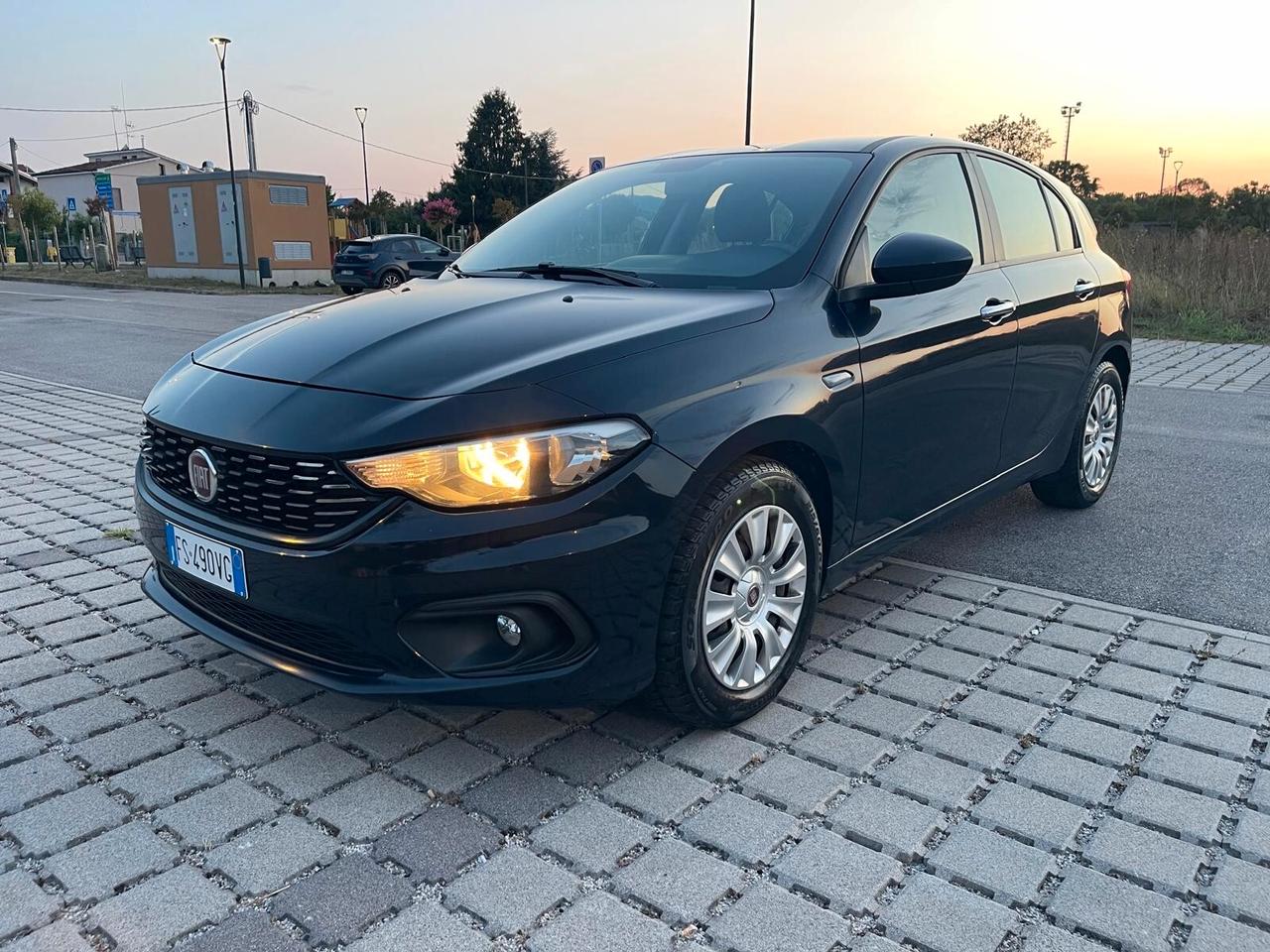 Fiat Tipo 1.6 Mjt S&S 5 porte Easy