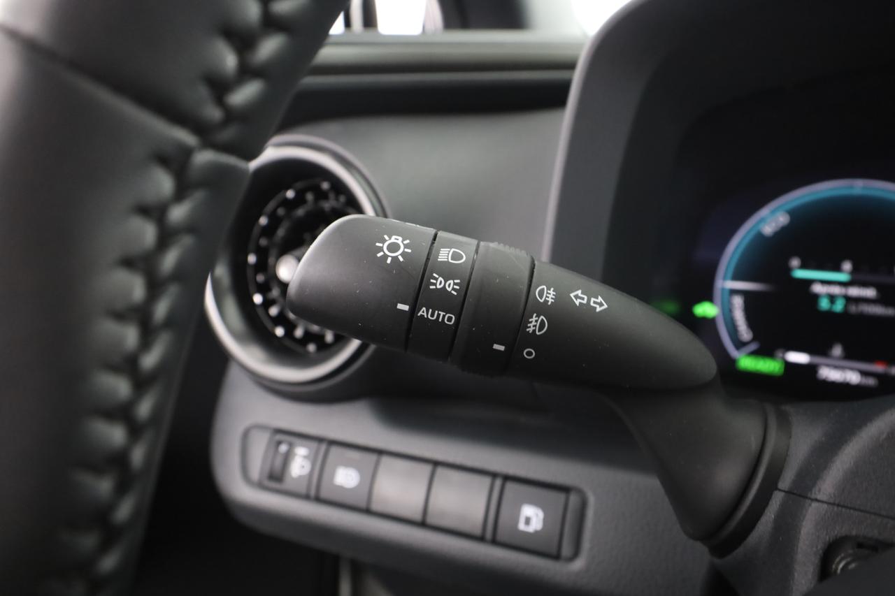 TOYOTA C-HR (2023-->) C-HR 1.8 HV Trend