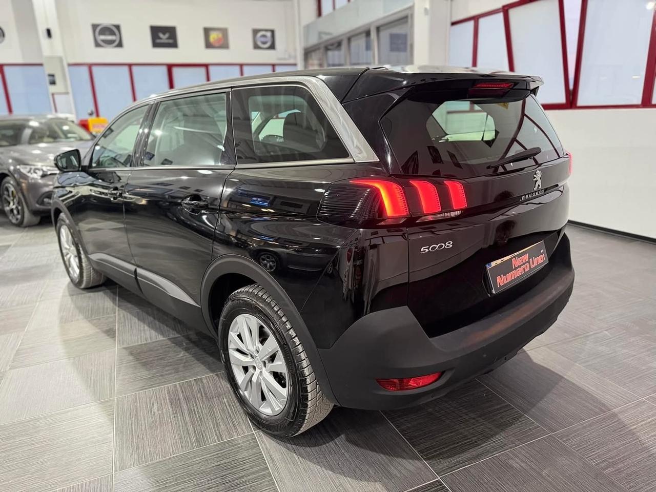 Peugeot 5008 Allure 1.5 BlueHDI 130cv 2021 7Posti