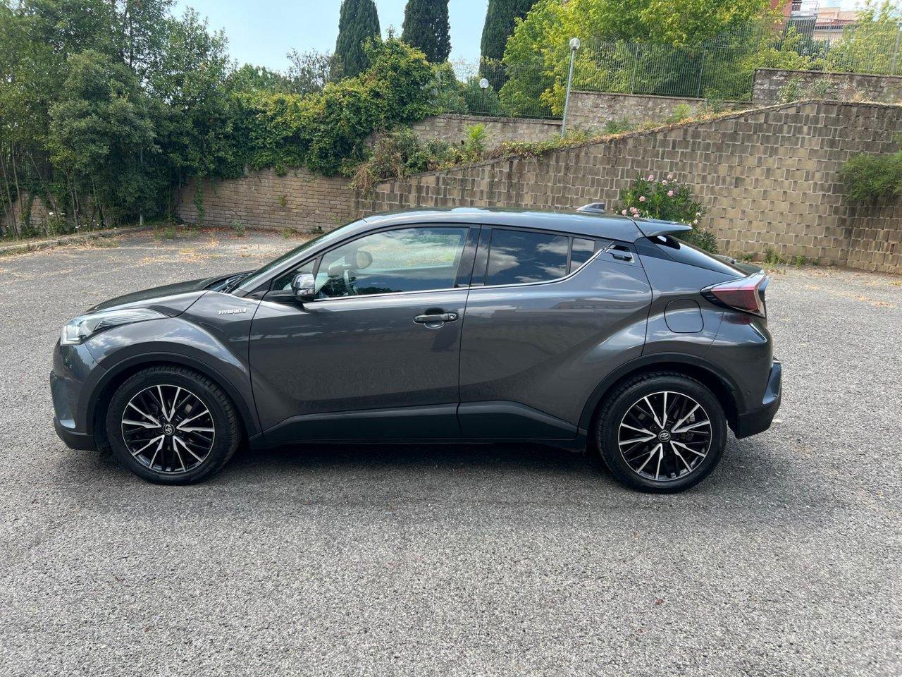 Toyota C-HR 5 Porte C-HR 1.8h Lounge 2wd e-cvt my18