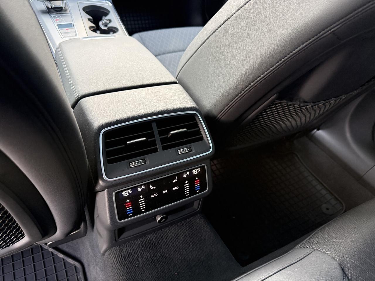 AUDI A6 AVANT VIRTUAL TDI-HYBRID BLACK LINE