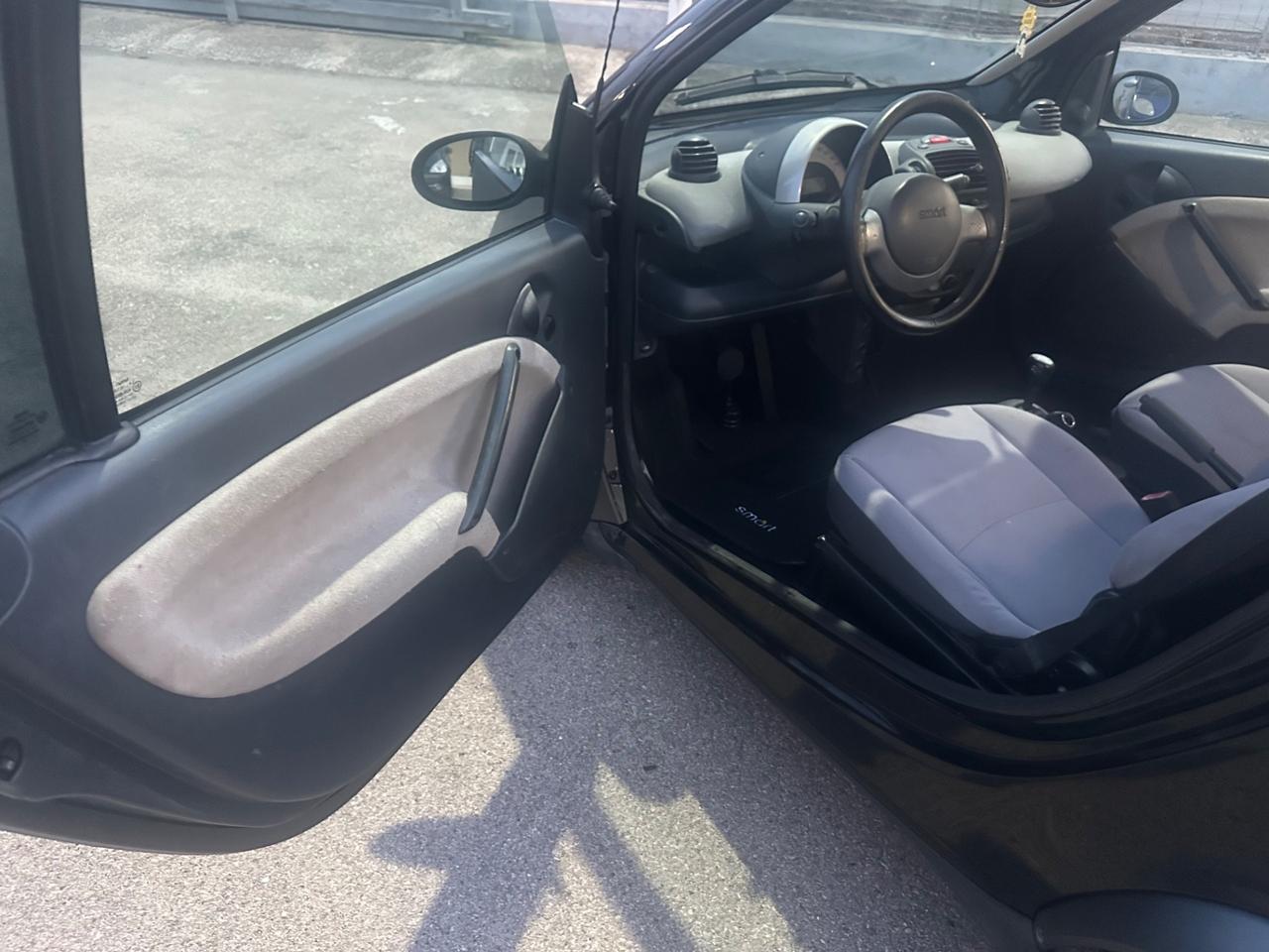 Smart ForTwo 700 coupé pure (37 kW)