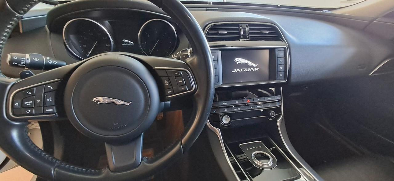 Jaguar XE 2.0 D Turbo 180CV aut. Prestige