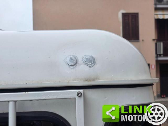 LAND ROVER Defender 2.4 TD4 122 CV 110 Crew Cab