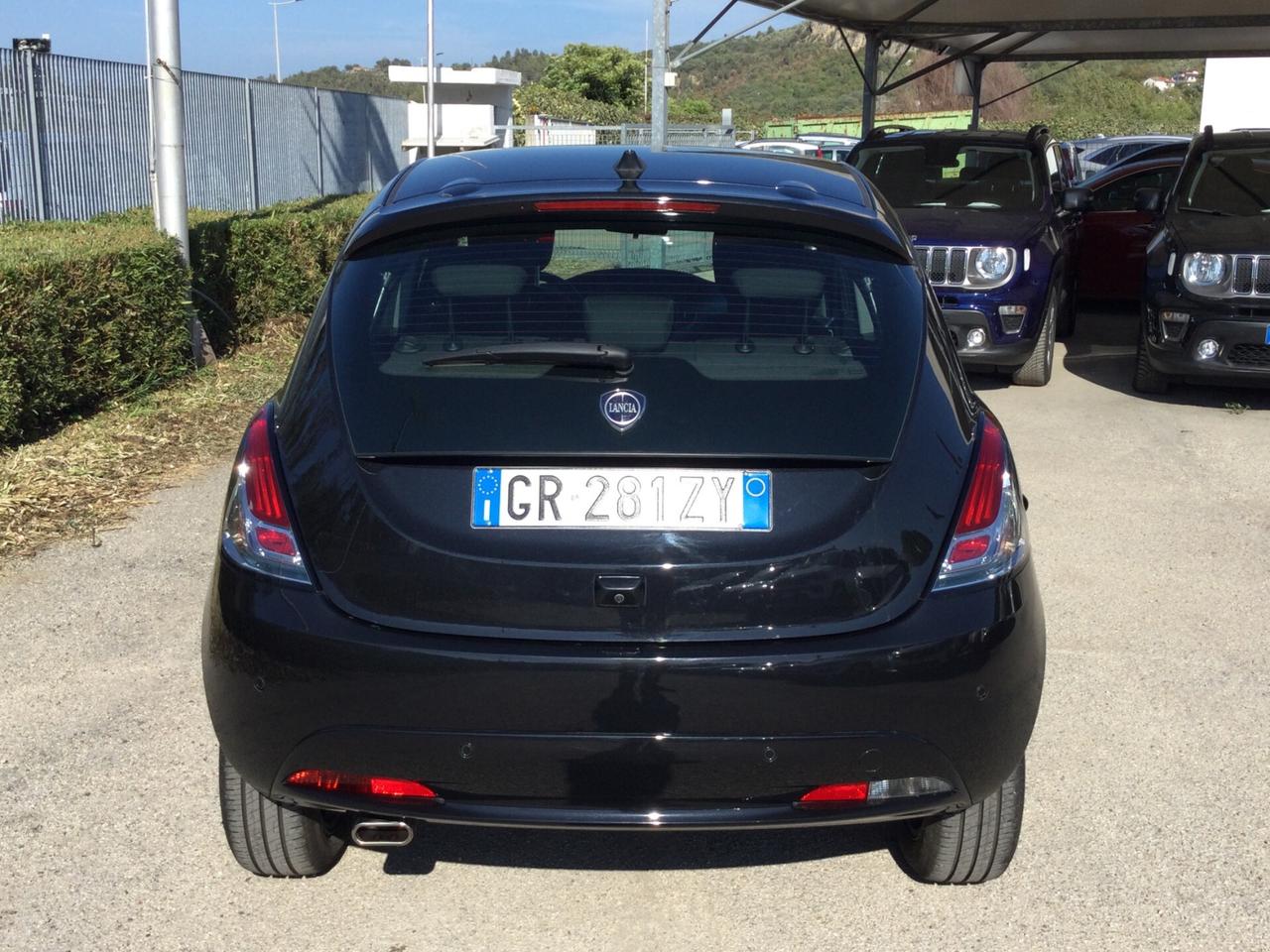 Lancia Ypsilon 1.0 FireFly 5 porte S&S Hybrid Platino