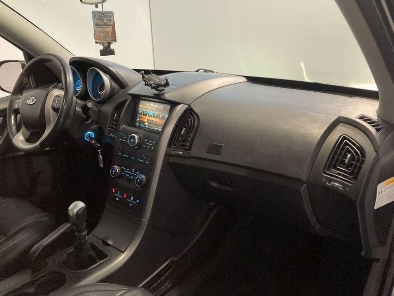 Mahindra XUV500 XUV500 2.2 16V FWD W8