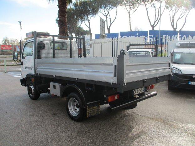 Nissan Cabstar 3000 120CV RIBALTABILE TRILATERALE