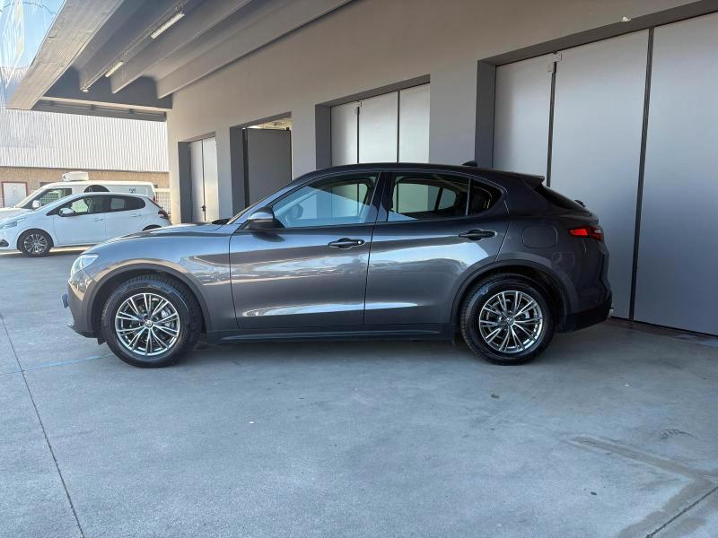 Alfa Romeo Stelvio 2.2 t Business rwd 160cv auto