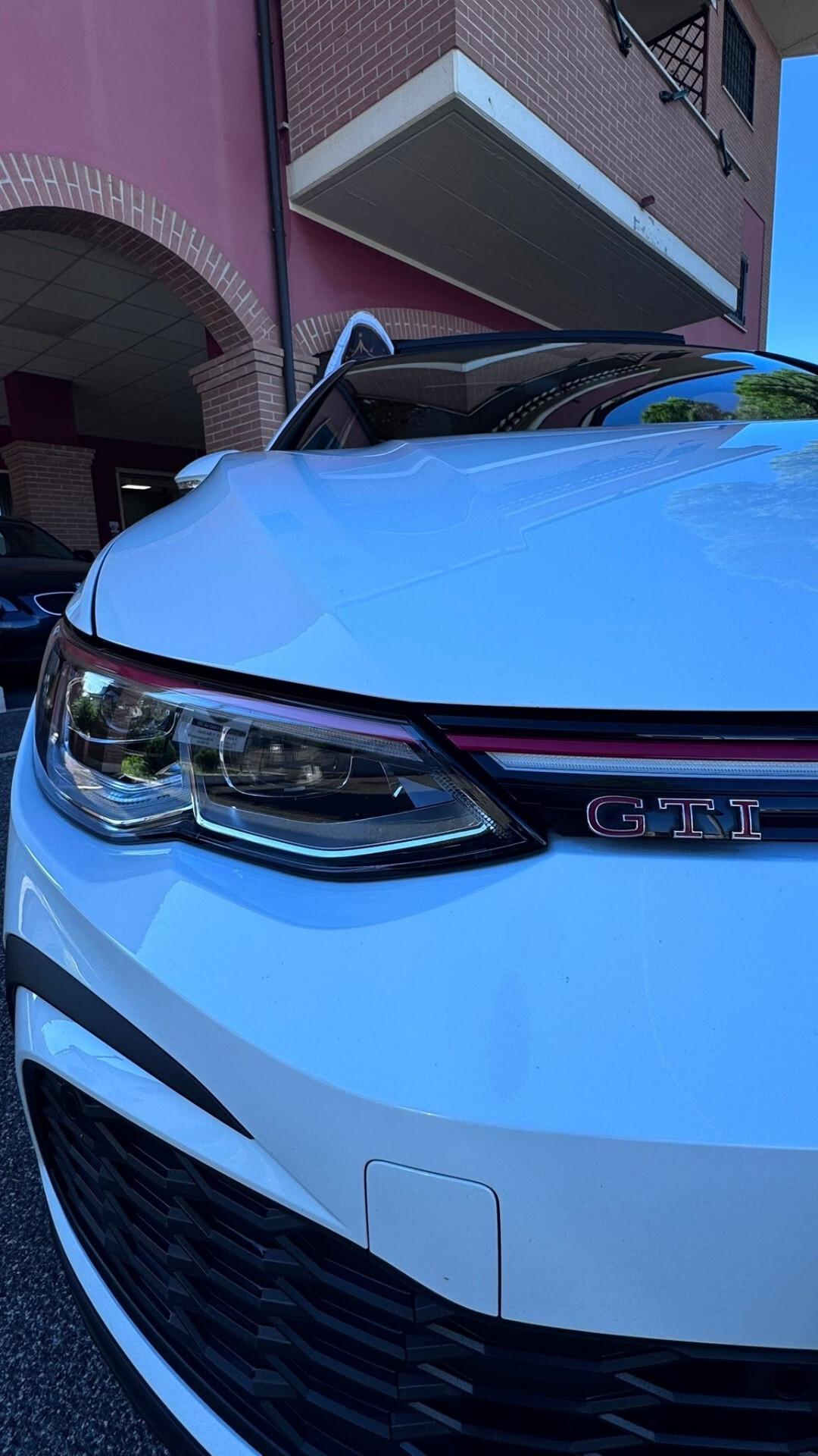 Volkswagen Golf GTI 2.0 TSI DSG
