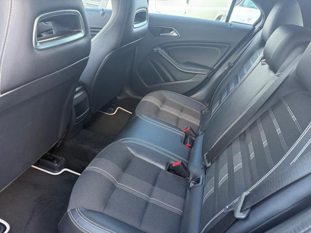 MERCEDES-BENZ A 200 d Automatic Premium