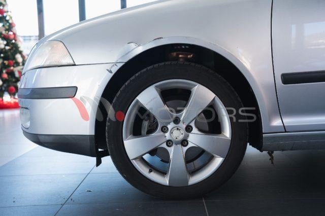 SKODA Octavia 2.0 TDI DSG Wagon Elegance