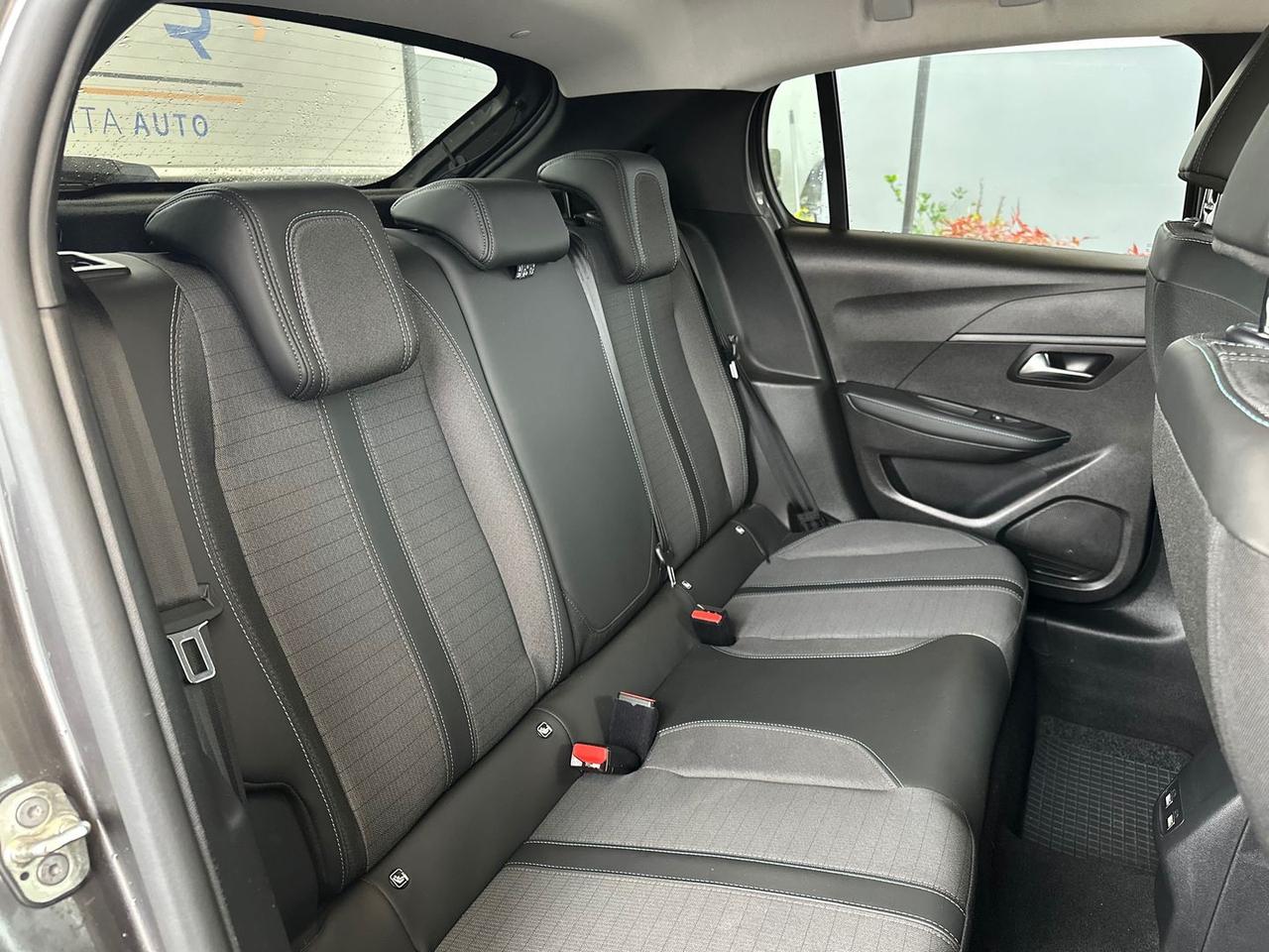 Peugeot 208 Allure Pack 1.2 PureTech 100 #7911