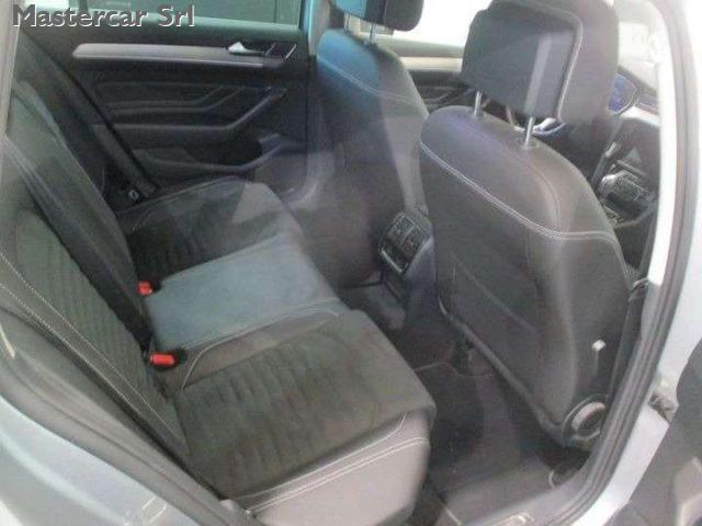VOLKSWAGEN Passat Variant 2.0 tdi Executive 150cv dsg - GG861MW