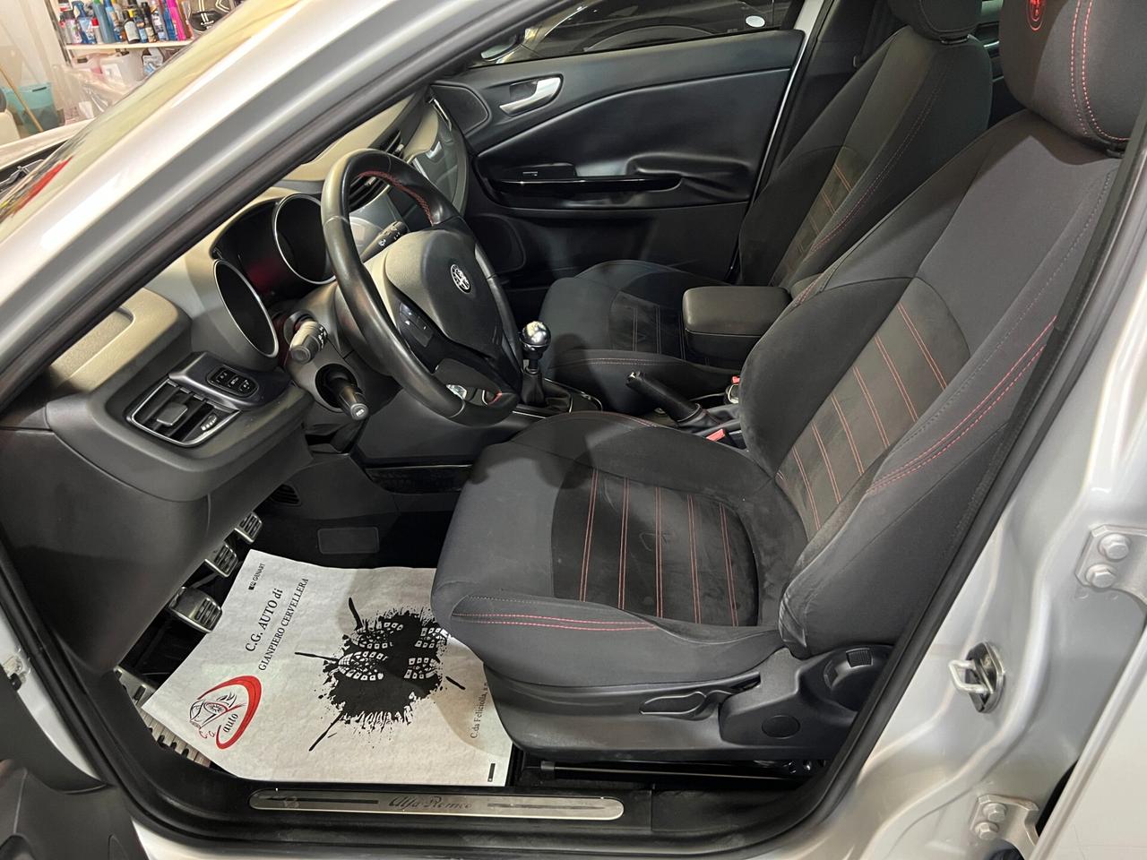 Alfa Romeo Giulietta 2.0 140 CV - DISTINCTIVE - 2012