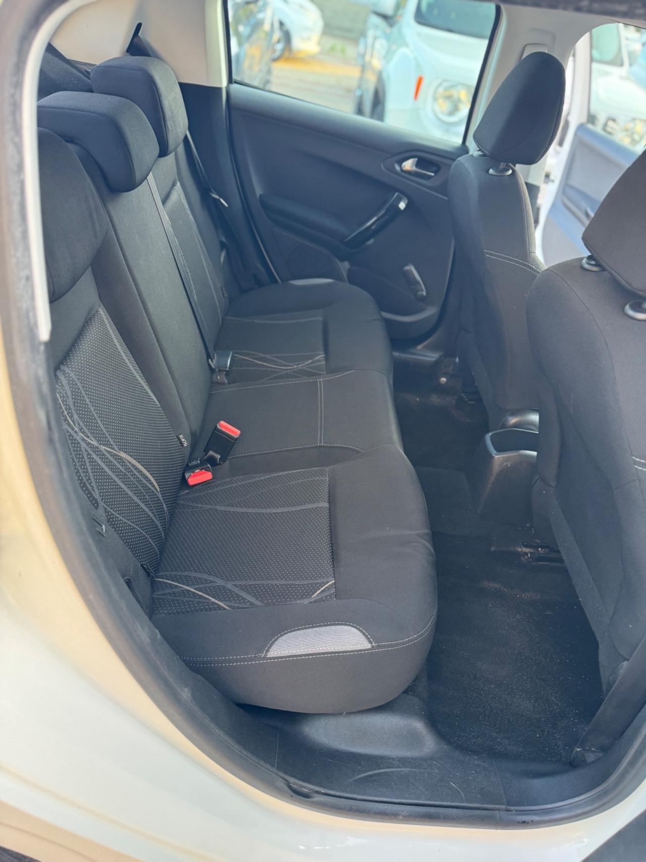 Peugeot 208 PureTech 82 5 porte Allure