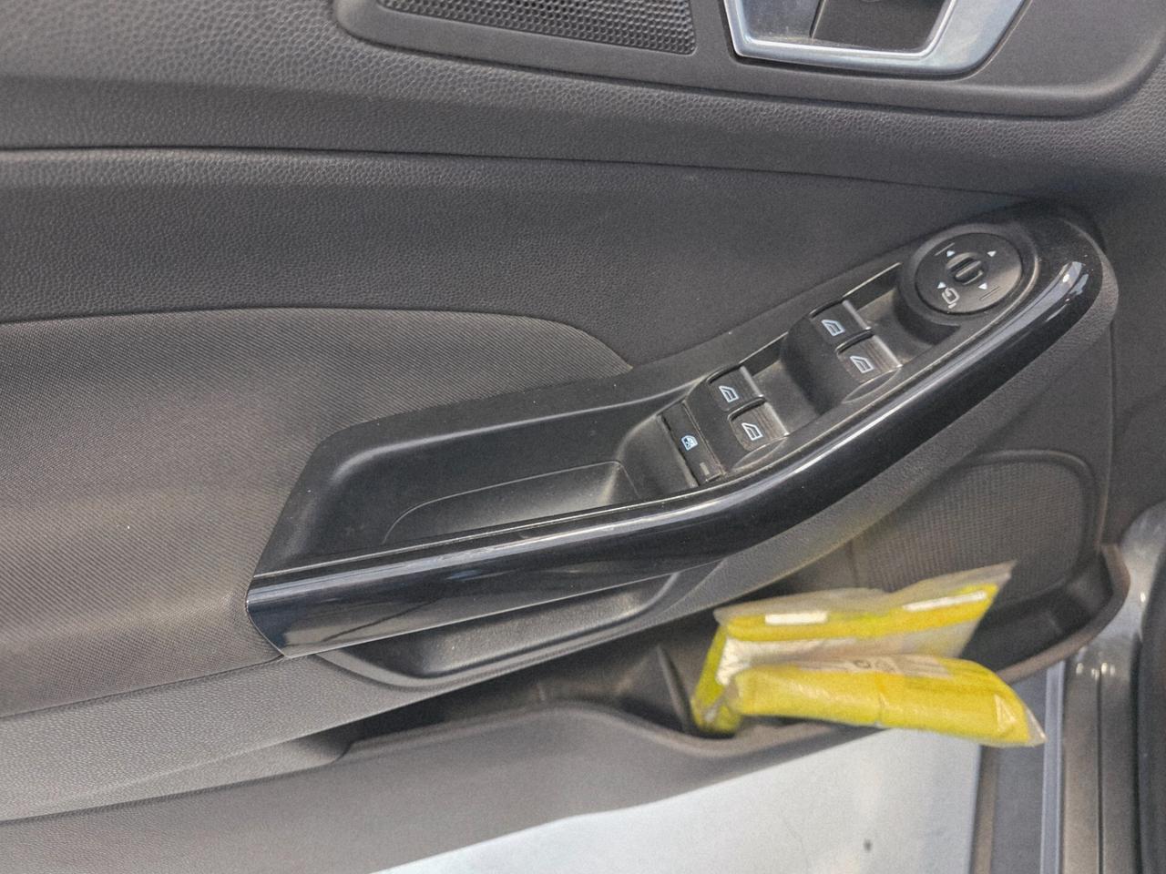 Ford Fiesta 1.4 5p. Bz.- GPL Titanium 1 proprietario