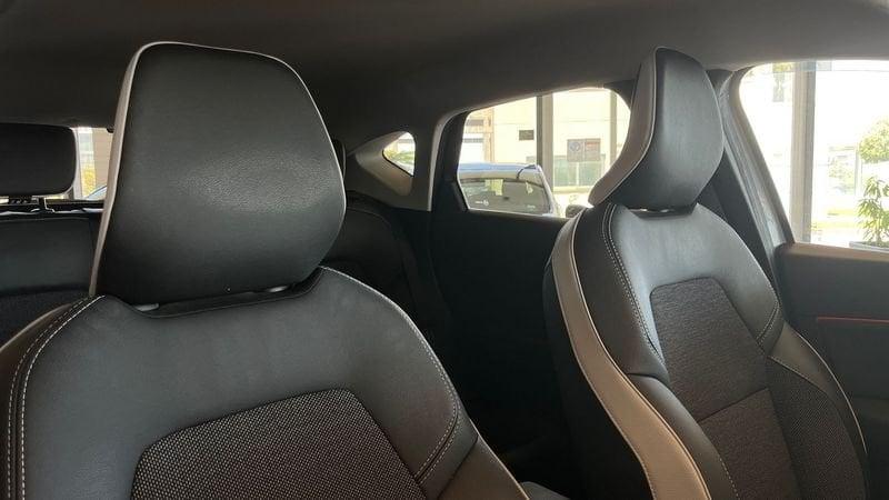 Renault Captur 1.6 E-Tech hybrid Intens 145cv auto