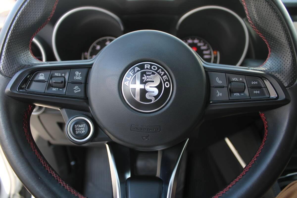 Alfa Romeo Stelvio 2.2 t Business rwd 160cv auto CON NAVI E CARPLAY