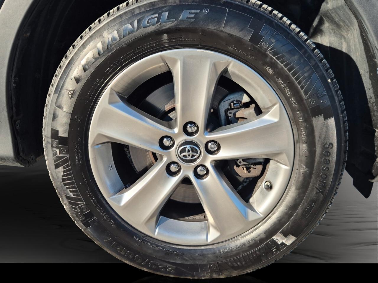 Toyota RAV 4 RAV4 2.0 D-4D 2WD Style White Ed.