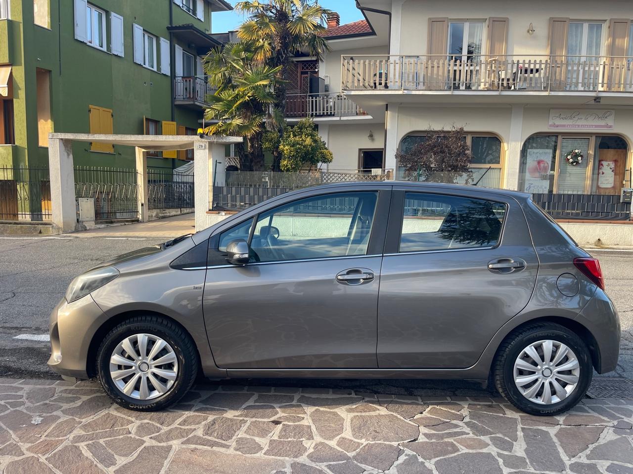 Toyota Yaris 1.0 5 porte Lounge
